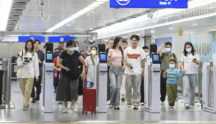 “五一”假期香港出入境人次逾332萬